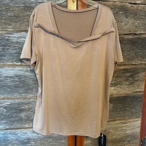 NWT Casual Tan Short Sleeve Top Size XL V-Neck Super Soft Stretchy